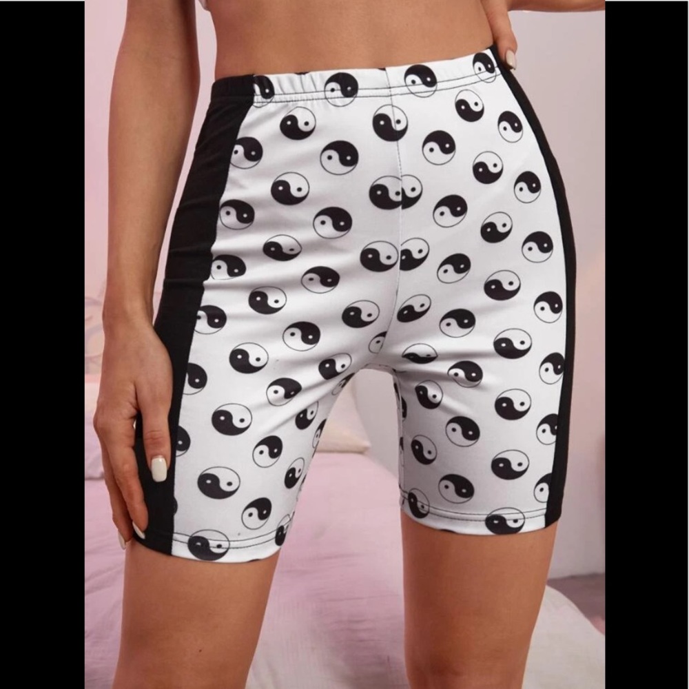 ☯️ YING & YANG Iconic Symbol ☯️ Cute Comfy Biker Shorts